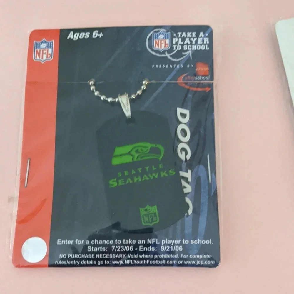 SEATTLE SEAHAWKS VTG Key Chain Dog Tag Necklace Chain 2006 football NFL Set